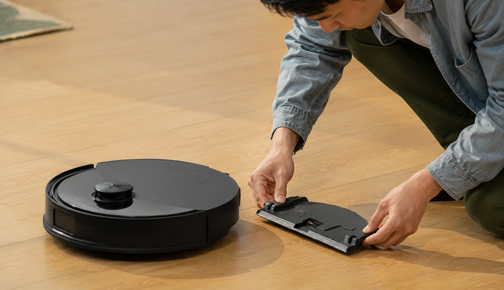 Roborock Qrevo 8000Pa suction tested on pet hair, cereal, and floor debris